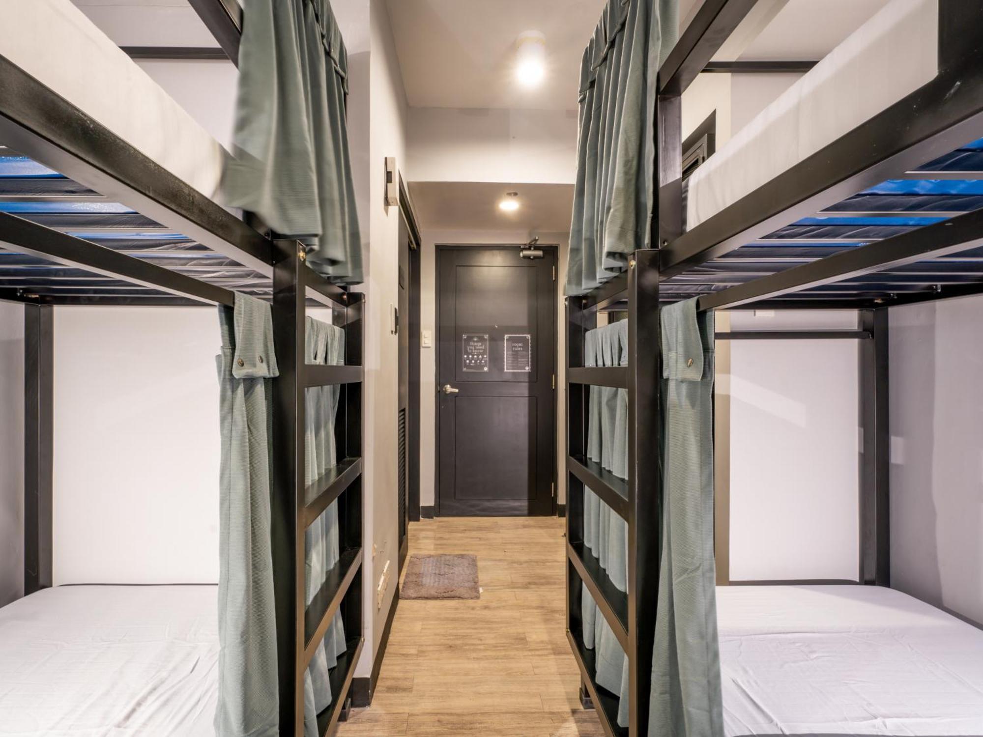 Hostel Mad Monkey Manila Makati City Exterior foto